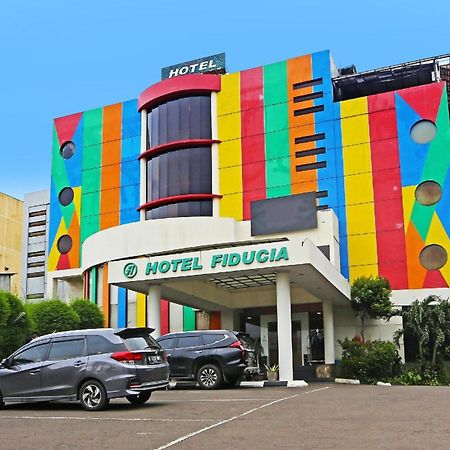 Super Oyo Townhouse Oak Hotel Fiducia סרפונג מראה חיצוני תמונה