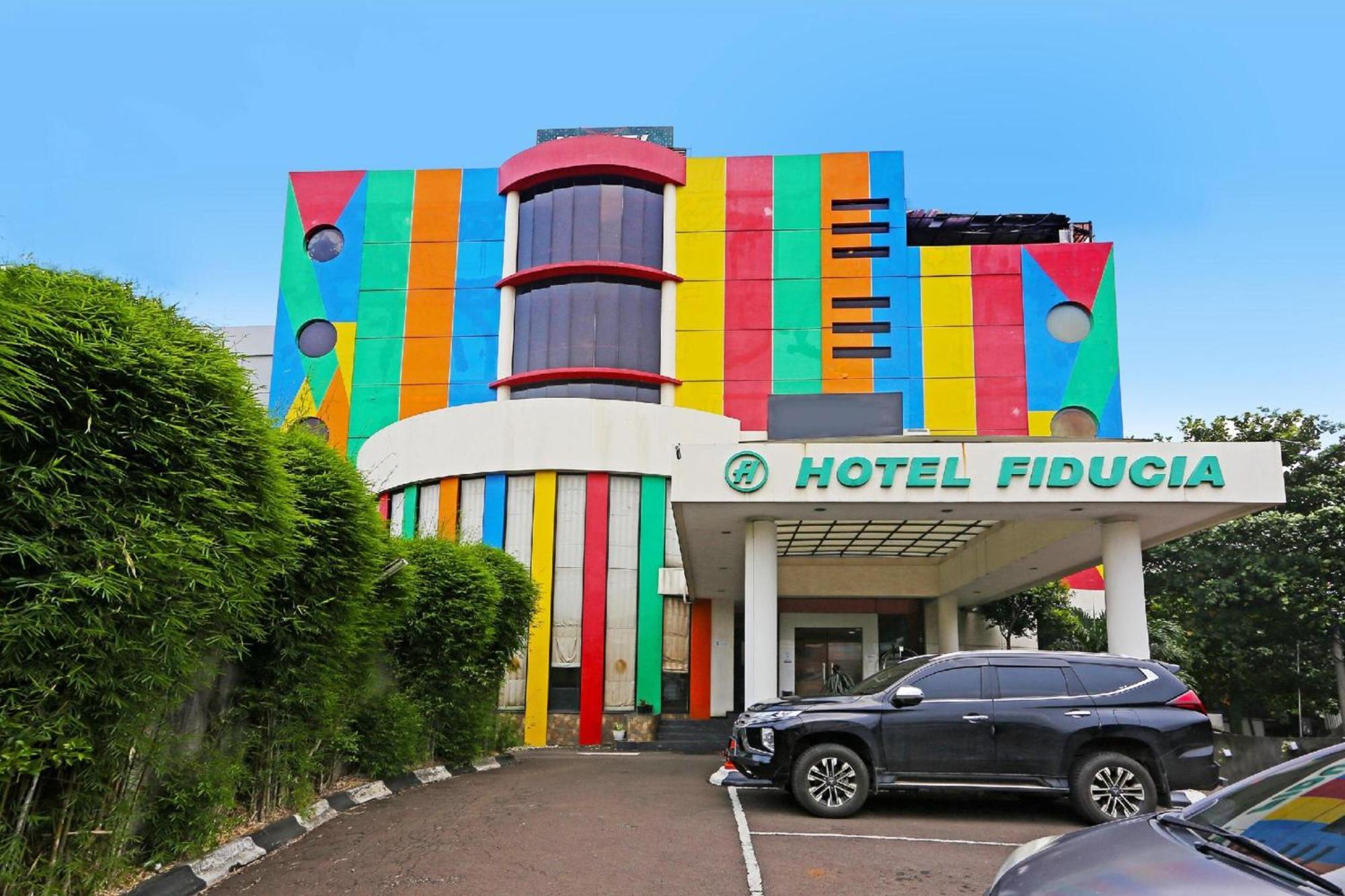 Super Oyo Townhouse Oak Hotel Fiducia סרפונג מראה חיצוני תמונה