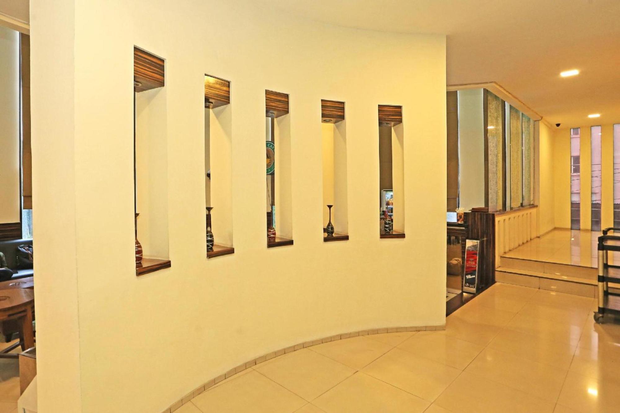 Super Oyo Townhouse Oak Hotel Fiducia סרפונג מראה חיצוני תמונה