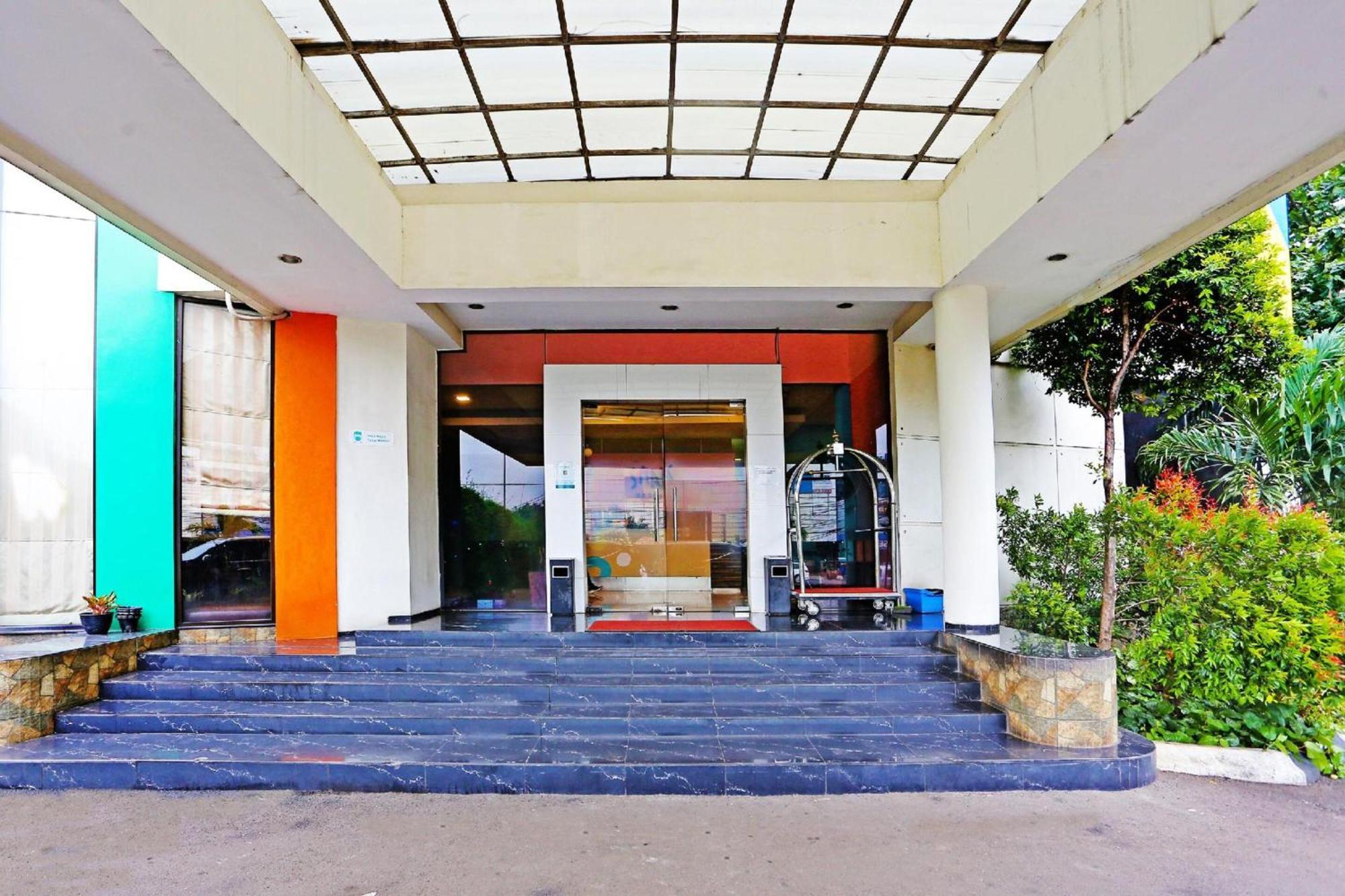 Super Oyo Townhouse Oak Hotel Fiducia סרפונג מראה חיצוני תמונה