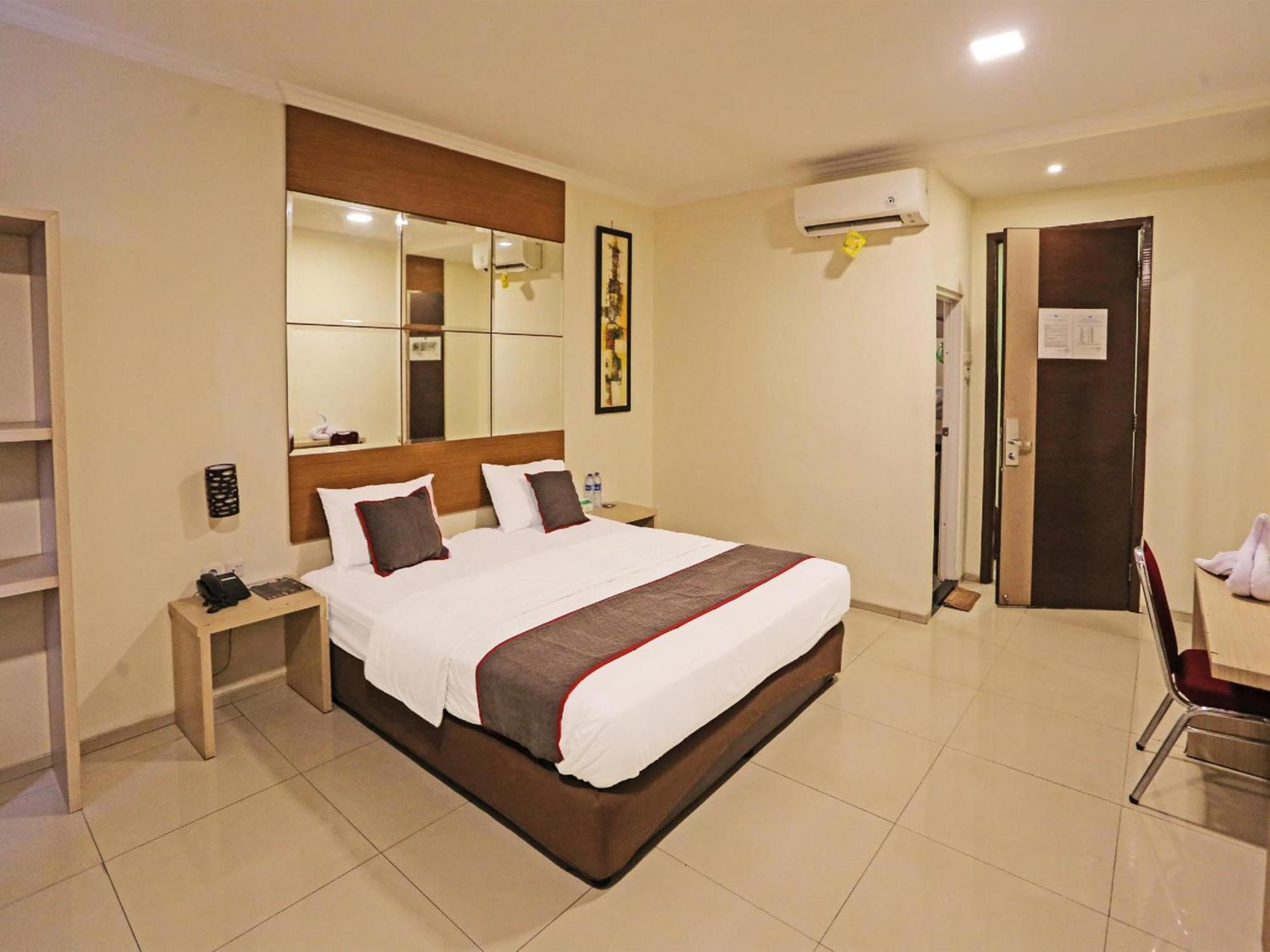 Super Oyo Townhouse Oak Hotel Fiducia סרפונג מראה חיצוני תמונה