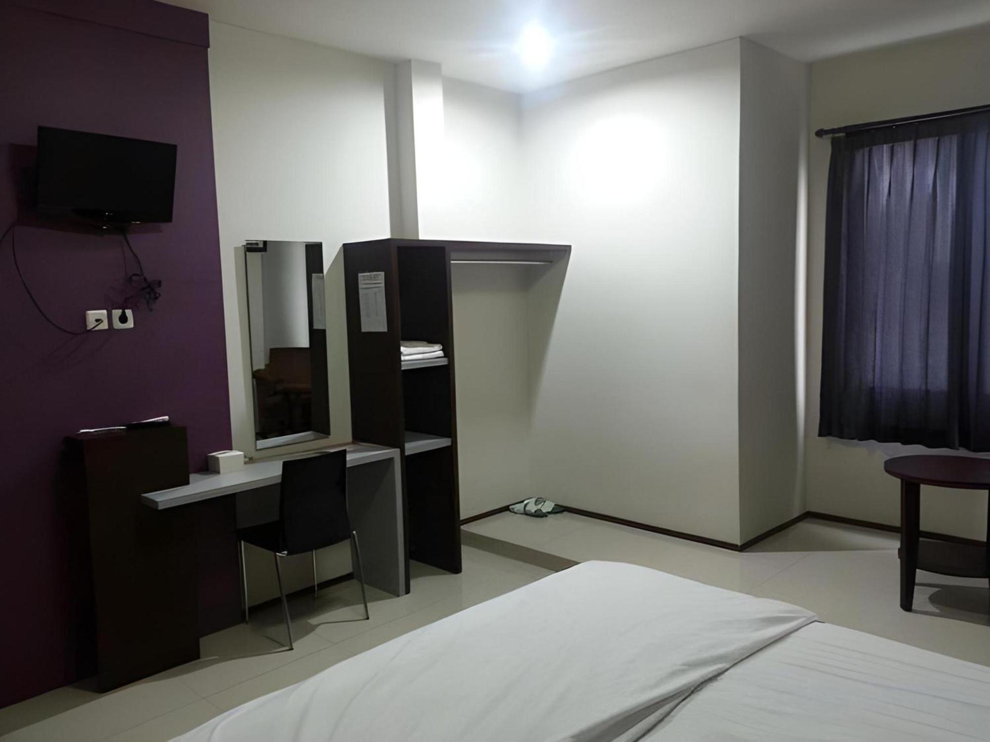 Super Oyo Townhouse Oak Hotel Fiducia סרפונג מראה חיצוני תמונה