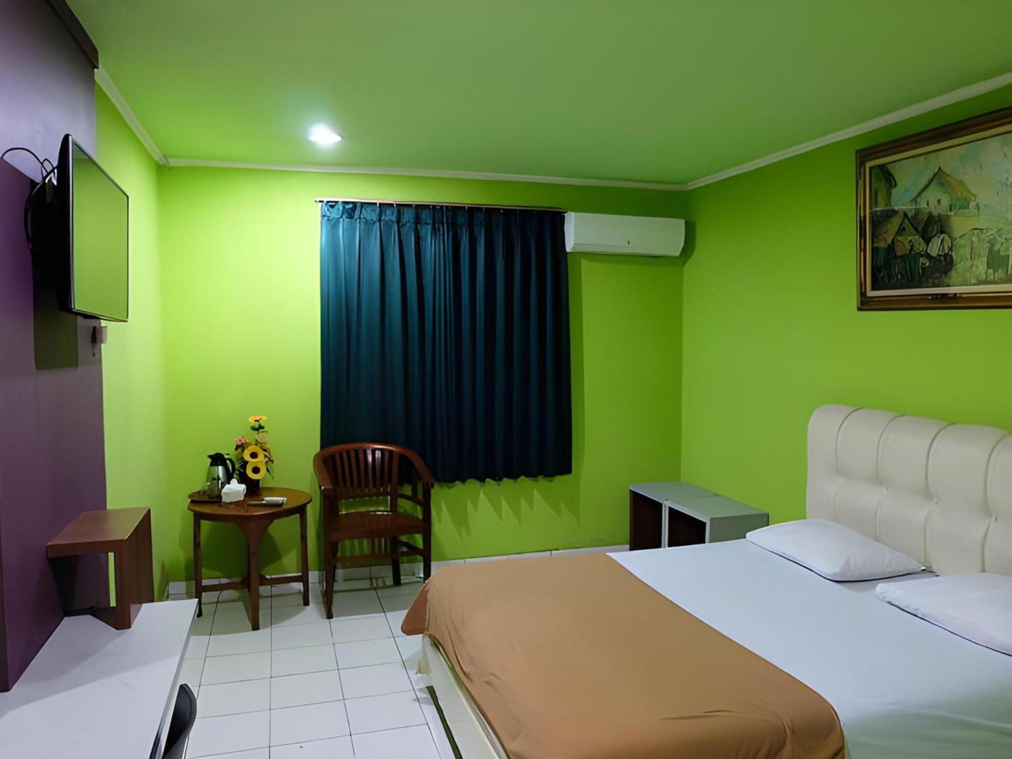 Super Oyo Townhouse Oak Hotel Fiducia סרפונג מראה חיצוני תמונה