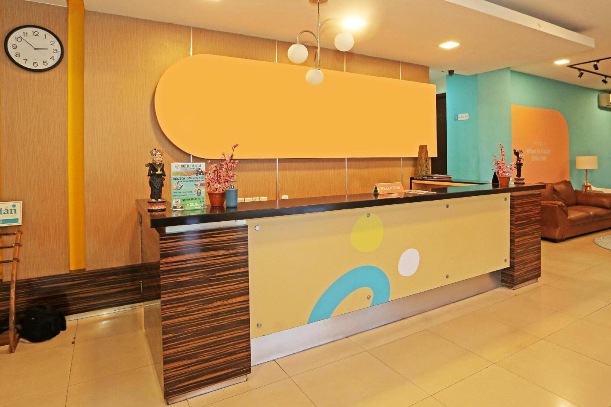 Super Oyo Townhouse Oak Hotel Fiducia סרפונג מראה חיצוני תמונה