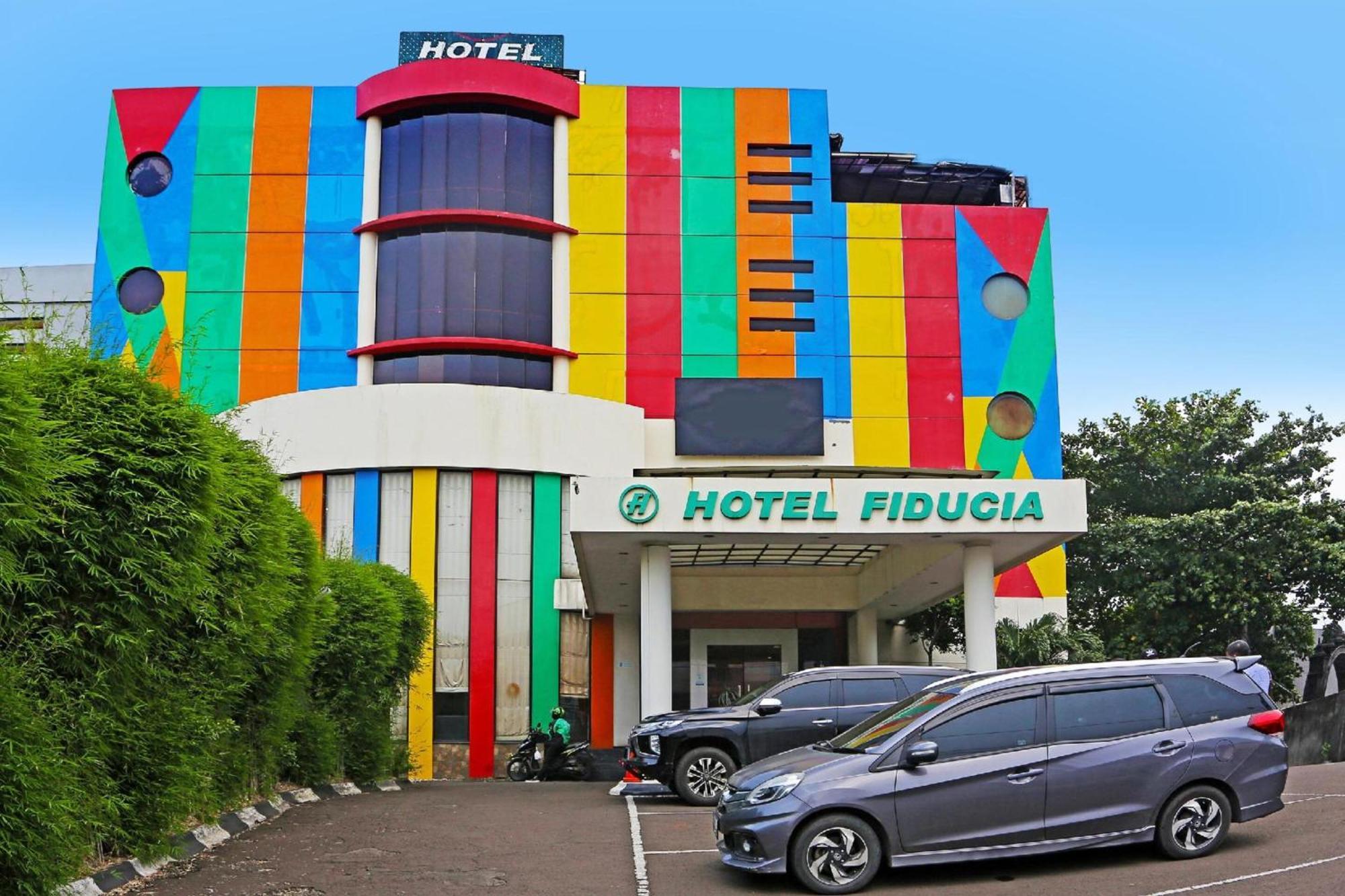 Super Oyo Townhouse Oak Hotel Fiducia סרפונג מראה חיצוני תמונה