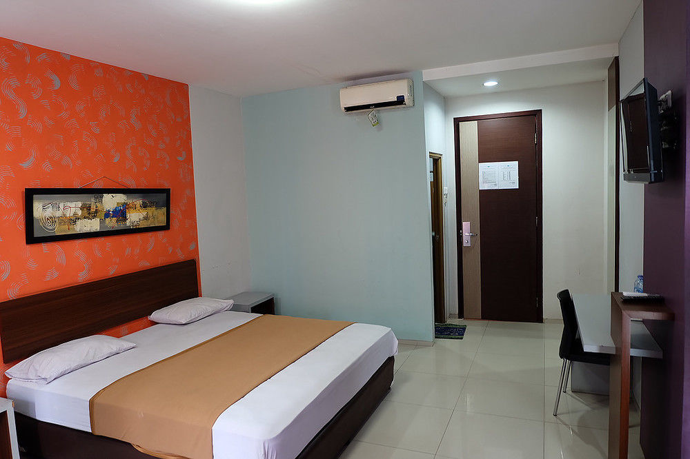 Super Oyo Townhouse Oak Hotel Fiducia סרפונג מראה חיצוני תמונה